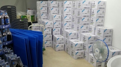금오공대 학생회관에 쌓여있는 술 상자