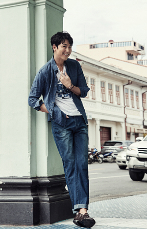 < Style >‘청 + 청 패션’ 연출법… 상·하의 디자인은 단순, 컬러톤 差 많이 안나게