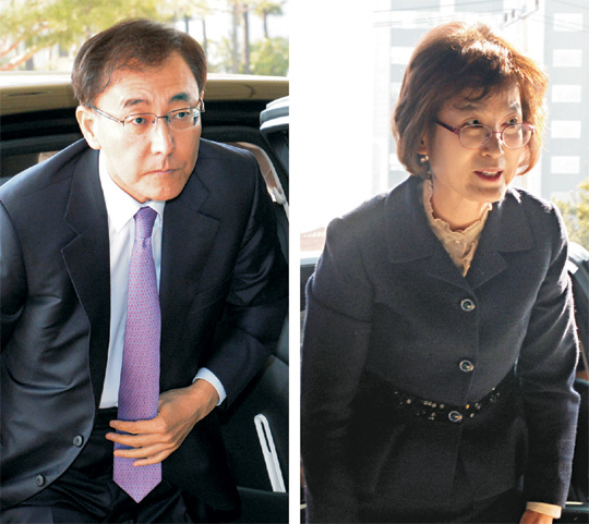 ‘자연인’으로 돌아간 박근혜 전 대통령 수사를 지휘하게 된 김수남(왼쪽 사진) 검찰총장이 13일 오전 서울 서초구 대검청사로 출근하고 있다. 이날 밤 12시 퇴임하는 이정미 헌법재판소장 권한대행이 오전 서울 종로구 재동 헌재청사로 마지막 출근을 하면서 취재진에게 “고생하셨습니다”라며 허리 숙여 인사하고 있다.