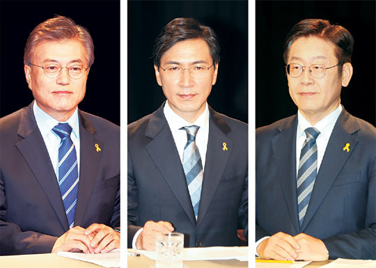 더불어민주당 대선주자인 문재인(왼쪽부터) 전 대표, 안희정 충남지사, 이재명 성남시장이 28일 부산 KNN방송국에서 영남권 TV토론회를 준비하고 있다. 뉴시스