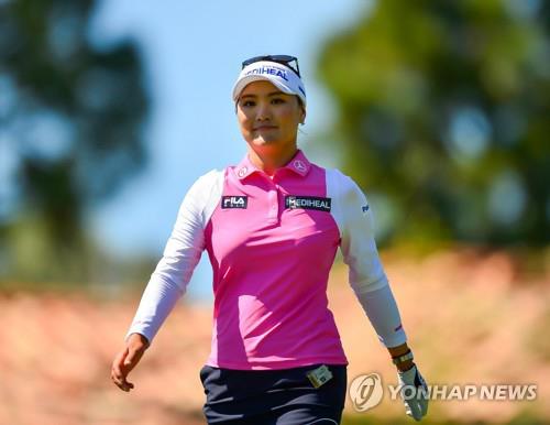 우승없이도 상금과 평균타수 1위에 오른 유소연.