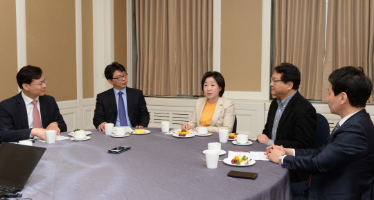 <대선후보 ‘집단토론’ 인터뷰>박인휘·김재구·금현섭 교수 등 열띤 토론