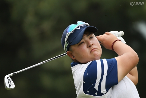 2부투어에서 8년을 뛴 끝에 KLPGA투어에 데뷔한 늦깎이 신인 이나경.