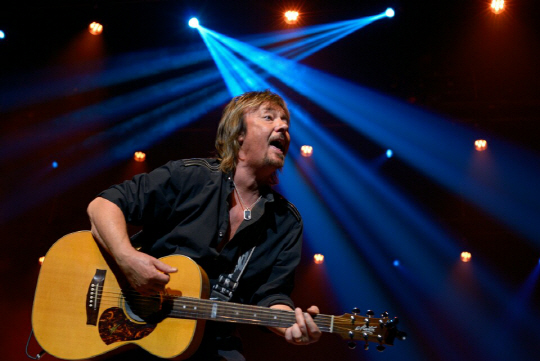 지난해 첫 내한공연 후 반년 만에 앙코르 콘서트를 개최하는 크리스 노먼.  유앤아이커뮤니케이션즈 제공