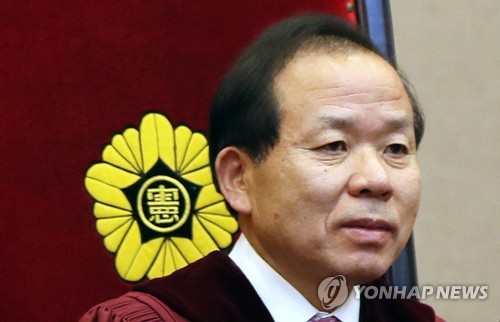 (서울=연합뉴스) 19일 신임 헌법재판소장에 지명된 김이수 헌재소장 권한대행. 2017.5.19 [연합뉴스 자료사진]