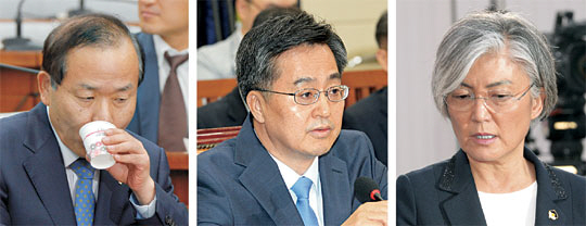 7일 오전 10시 국회에서는 4부 요인으로 꼽히는 김이수(왼쪽 사진부터) 헌법재판소장 후보자와 부총리인 김동연 기획재정부 장관 후보자, 최초 여성 외교부 수장인 강경화 외교부 장관 후보자에 대한 인사청문회가 동시에 열려 문재인 정부의 첫 내각 구성 및 사법권력 교체와 관련해 관심이 집중됐다. 김낙중·김호웅 기자 sanjoong@