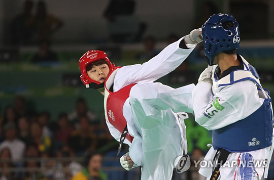 김태훈의 공격 장면 [연합뉴스 자료 사진]