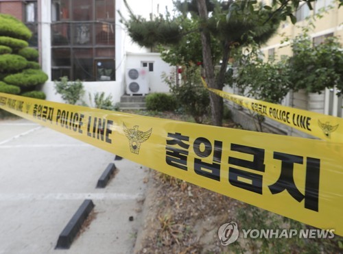 경찰은 사인을 밝히기 위해 국립과학수사연구원에 부검을 의뢰할 계획이다.