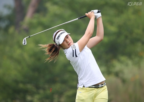 이정은의 아이언샷.<KLPGA 제공>
