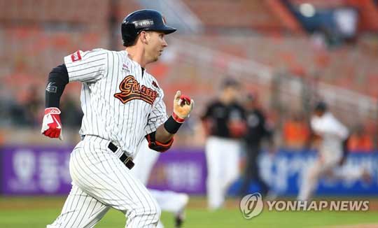 롯데 앤디 번즈 [롯데 자이언츠 제공=연합뉴스 자료사진]