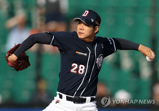 두산 선발 장원준 역투[연합뉴스 자료 사진]