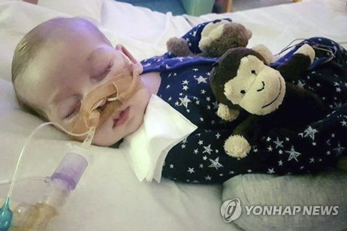 짧은 생을 마감한 영국의 아기 찰리 가드 [AP=연합뉴스]