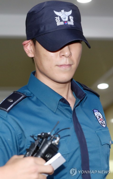 대마초 흡연 혐의로 기소될 당시 최승현씨 [연합뉴스 자료사진]
