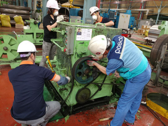 <대·중소기업 相生시대 연다>“협력업체 생산 효율성 높이자”… 불량요인 차단·청소까지 도와
