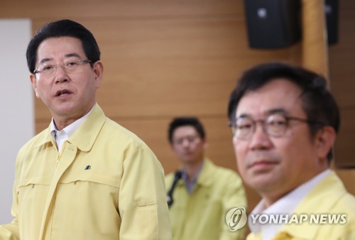 브리핑 하는 김영록 농식품부 장관 [연합뉴스 자료사진]