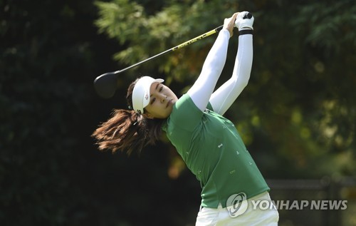 4라운드 2번홀 티샷하는 전인지[AP=연합뉴스]