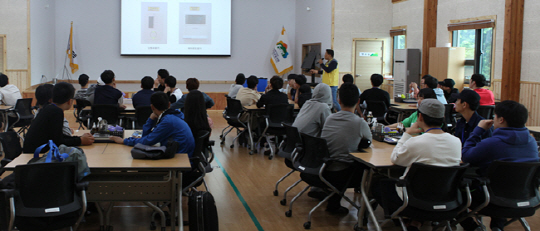 <아낌없이 주는 나무, 우리 선생님>마음의 상처 받았던 교사들… 진정한 心身의 위로를 찾다