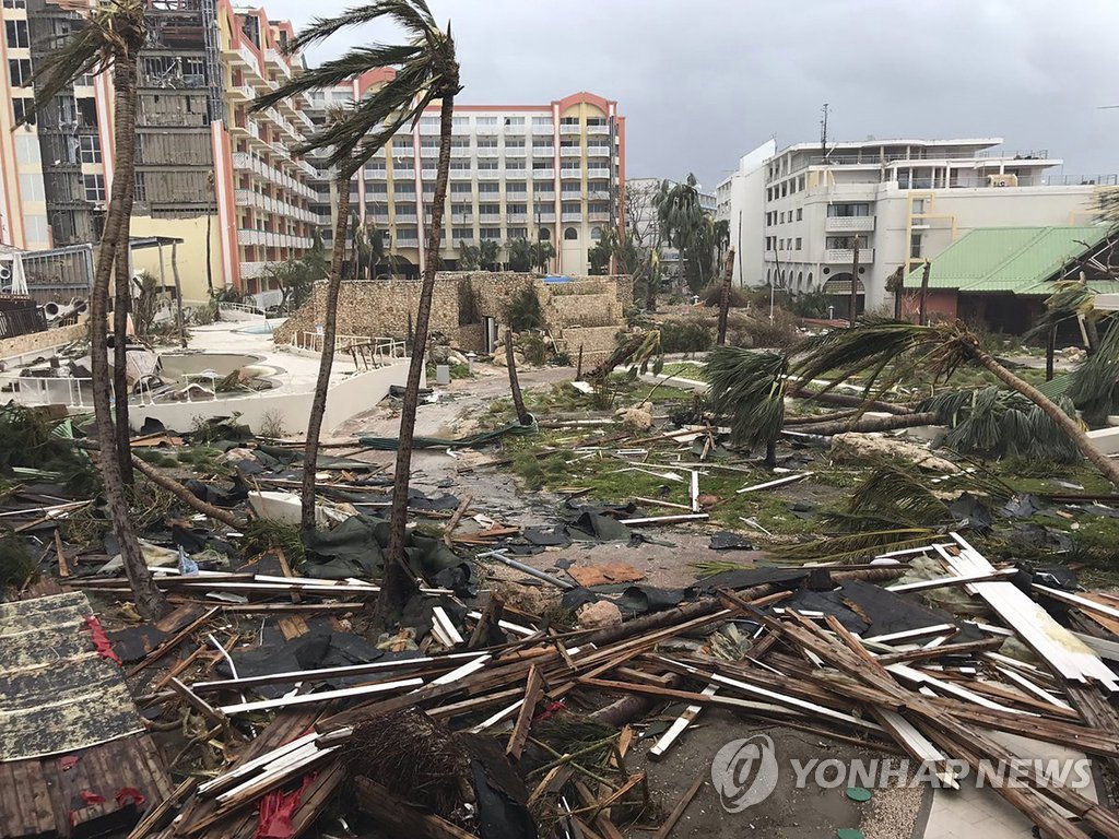 허리케인 ‘어마’ 강타한 카리브해 생 마르탱 섬