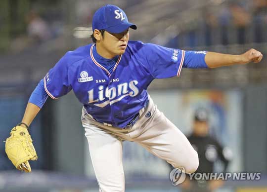 (창원=연합뉴스)  15일 오후 경남 창원시 마산회원구 마산야구장에서 열린 2017년 프로야구 삼성 라이온즈와 NC 다이노스의 경기. 4회 말 삼성 선발투수 백정현이 역투하고 있다. 2017.9.15