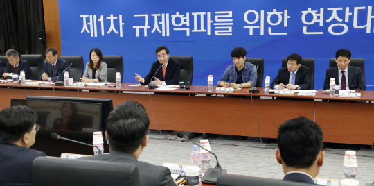 <청년취업 블루오션 ‘강소기업’을 찾아라>인재·자본 내쫓는 규제…‘日 잃어버린 20년’ 한국도 온다