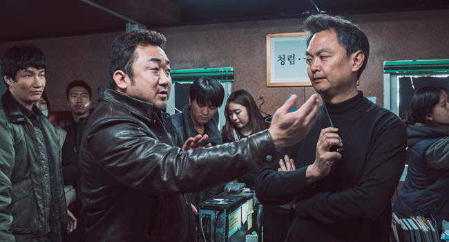 <김구철 기자의 시네 비하인드>‘범죄도시’ 흥행, 시나리오 50번 고쳐쓴 절박함 있었다