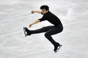 미국의 네이선 첸이 7일 일본 나고야에서 열린 2017∼2018시즌 ISU 피겨스케이팅 그랑프리 파이널 남자싱글 쇼트프로그램에서 점프 연기를 펼치고 있다.