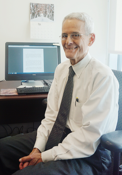 로버트 서터 조지워싱턴대 교수는 미·중 강대국 사이에서 지정학적 위치에 놓인 한국에 대해 “중국에 치중하지 말고 미국과 함께하면서도 독립성을 잃지 않는 ‘한국다운’ 행보를 펼쳐야 한다”고 제안했다. 이른바 미·중 균형외교와는 결이 다르다. 한·미 동맹의 근간 속에서도 독립성을 유지하는 한국적 외교가 필요하다는 것이다.