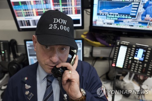 다우지수 25,000 돌파 [AP=연합뉴스]