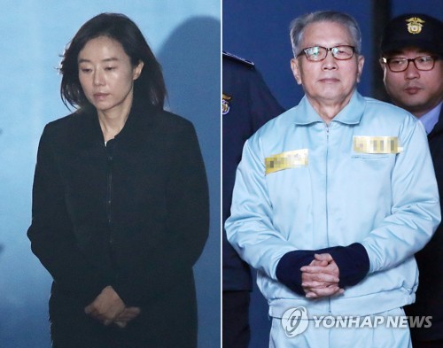 (서울=연합뉴스) 박근혜 정부의 문화·예술계 지원배제 명단인 ‘블랙리스트’ 사건 항소심 선고 공판이 열린 23일 서울 서초동 서울고법에서 징역 2년으로 법정구속된 조윤선 전 청와대 정무수석(왼쪽)과 징역 4년을 받은 김기춘 전 대통령 비서실장이 각각 구치소로 향하고 있다. 2018.1.23