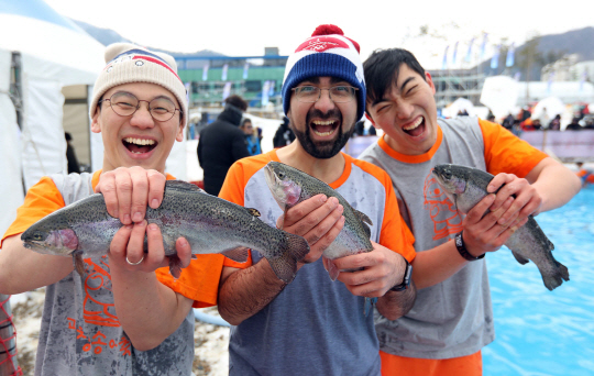 <2018 설특집-올림픽과 함께 하는 지역축제>평창서 송어 잡고 강릉서 이색 커피… 민속놀이 올림픽도 있어요