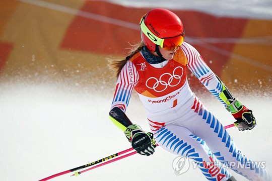 (평창=연합뉴스) 15일 오후 강원도 평창군 용평 알파인스키장에서 열린 2018 평창동계올림픽 알파인 스키 여자 대회전 2차전 경기에서 미국의 미케일라 시프린이 피니시라인을 통과하고 있다.