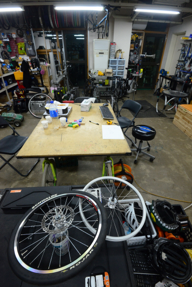 서울 영등포구 영신로에 자리잡은 하자센터(서울시립청소년직업체험센터)의 자전거 공방. 자전거 전문가가 청소년을 만나 기술을 전수하는 공간이다.   김선규 기자 ufokim@