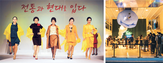 실버 패션모델 프로그램을 통해 노년기 자아 실현과 치매·우울증 등 노인이 겪는 다양한 문제를 해소하고 있는 ‘뉴시니어라이프’(왼쪽)와 신진 예술가들의 자립 기반을 확보하기 위해 아트페어를 운영하는 ‘에이컴퍼니’.     한국사회적기업진흥원 제공