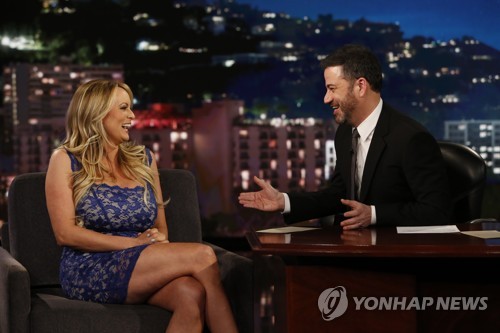 ‘트럼프 성관계설’ 포르노 배우 토크쇼 깜짝 출연[AP=연합뉴스 자료사진]