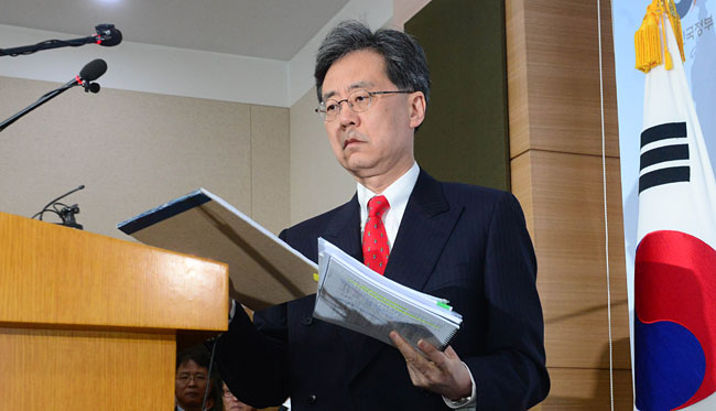 김현종 산업통상자원부 통상교섭본부장이 26일 오전 서울 종로구 세종대로 정부서울청사 별관에서 한·미 자유무역협정(FTA) 개정협상과 철강 관세 협상 결과를 설명하고 있다.  신창섭 기자 bluesky@