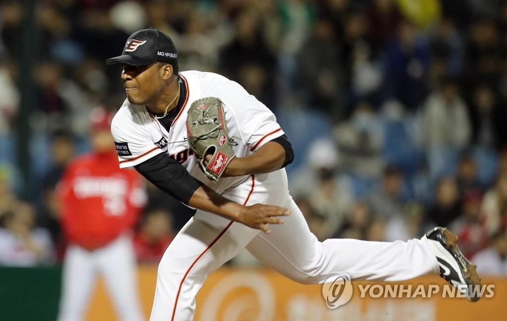 역투하는 샘슨 [연합뉴스 자료 사진]