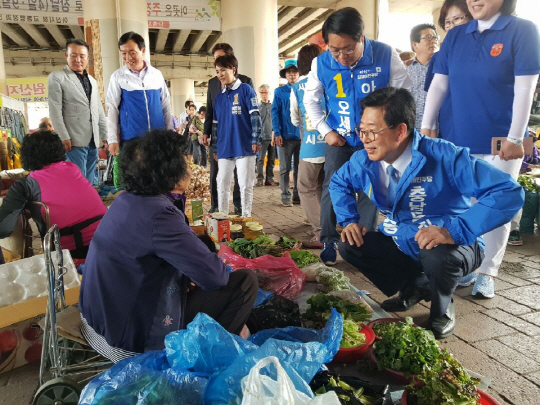 <‘선택 6·13’ 격전지를 가다>“양승조, 힘있는 도지사로 충남발전 온힘” 내친김에…도의회 압승 호소