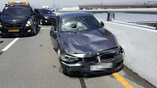 BMW가해 차량[부산지방경찰청 제공=연합뉴스]