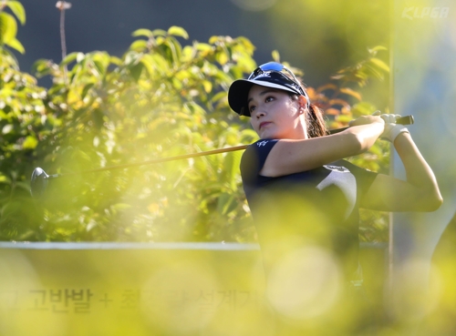 티샷하는 박결.[KLPGA 제공]