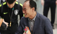 김학범 “일장기가 태극기 위에 있는 건 볼 수 없었다”