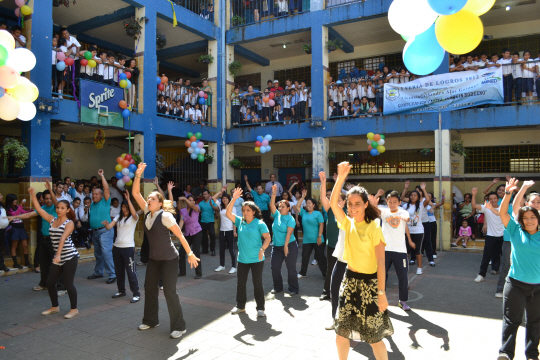 한국 교육부와 글로벌사이버대학교는 지난 2012년 글로벌교육지원사업으로 엘살바도르 학생의 정서조절 및 자존감 향상을 위한 공교육 지원 사업을 진행했다.  글로벌사이버대 제공