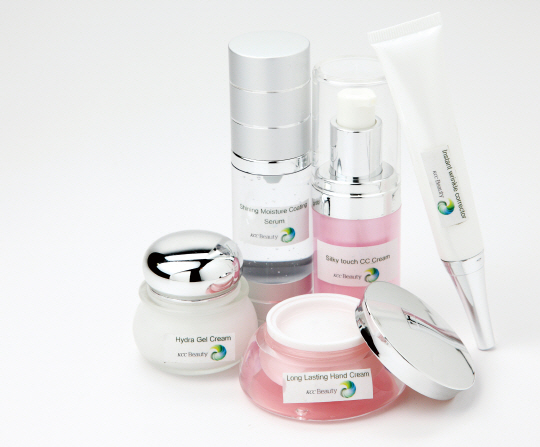KCC의 화장품 전문 브랜드 KCC Beauty에서 실리콘을 원료로 만든 화장품.