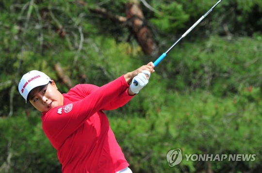 (서울=연합뉴스) 안선주가 일본여자프로골프(JLPGA) 투어 통산 25승 고지에 올랐다. 안선주는 1일 일본 시즈오카현 가스라기 골프클럽(파72·6천564야드)에서 열린 JLPGA 투어 야마하 레이디스오픈(총상금 1억엔) 대회에서 최종합계 5언더파 283타를 기록, 2위 에리카 기구치(일본)를 2타 차로 따돌리고 우승했다. 2018.4.1 [야마하 레이디스 오픈 페이스북=연합뉴스]