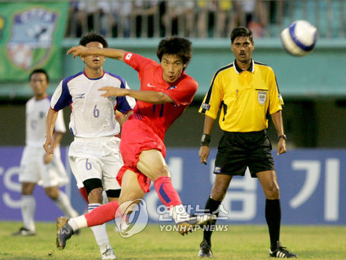 국가대표 시절 장학영 [연합뉴스 자료사진]