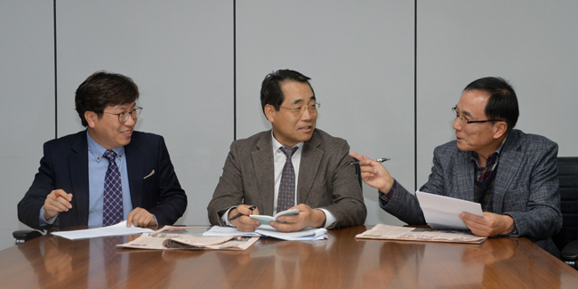 전문가들은 2년간 지역 단위 농촌관광 시스템 구축 캠페인 ‘농촌애(愛) 올래’가 전개되며 농촌자원과 관광자원의 융합을 통해 농가소득을 올리는 데 기여했다는 데 입을 모았다. 앞으로는 농촌 경관 개선, 전문적인 농촌관광 인력 양성 등 사업을 고도화하는 데 보다 신경을 써야 한다고 강조했다.