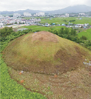 말이산 고분 13호분 전경.  문화재청 제공