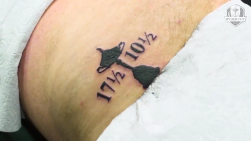 올해 라이더컵 우승 점수를 문신으로 새긴 비외른.[라이더컵 유럽 대표팀 소셜 미디어 영상 화면 캡처]