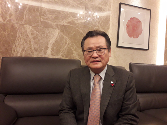 < Now & Here - 대통령 앞에서 호소한 경제계 2人>“최저임금 탓 자진폐업 속출… 현장 목소리 왜 안들어주나”