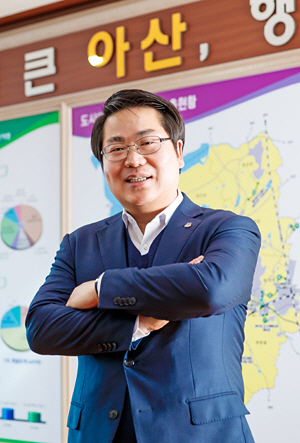 <2019년 자치단체장에게 듣는다>오세현 아산시장 “여의도 면적 3배 산단 10개 신규 조성… 일자리 5만개 창출”