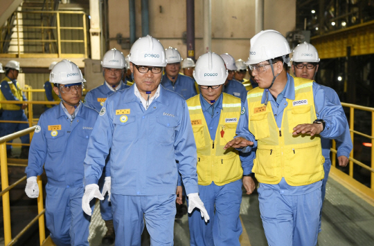 < R&D로 위기 넘는다 >철강 원가절감기술 개발 주력…  신소재·그린에너지 연구 ‘착착’